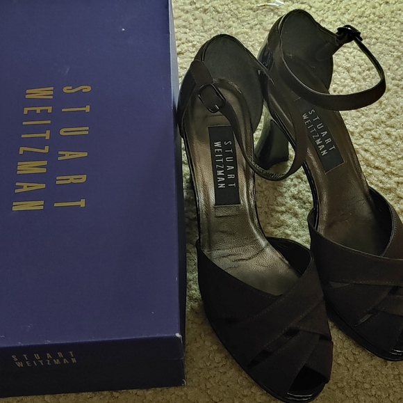 Shoes - Excellent Stuart Weitzman sandals size5W